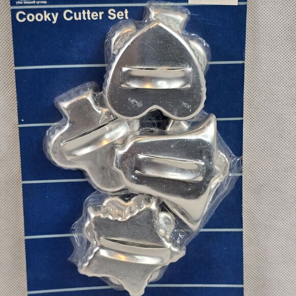 Vintage Mirro Cookie Cutters Cooky Christmas 7 Piece Aluminum S-3459-15 USA NOS - Picture 3 of 8